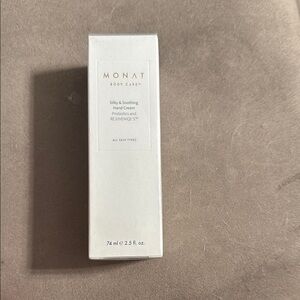 Silky & Soothing Hand Cream - Monat